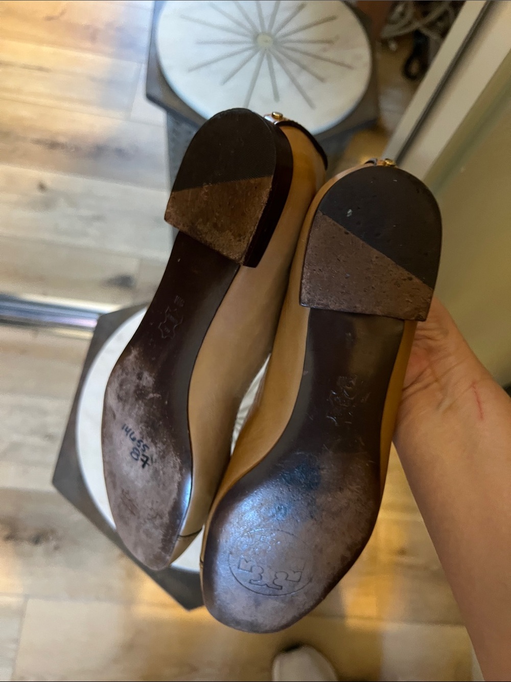 🛑 1 hour sale. Tory Burch Tan Leather Ballet Flats with Gold Buckle 9 - Picture 9 of 10